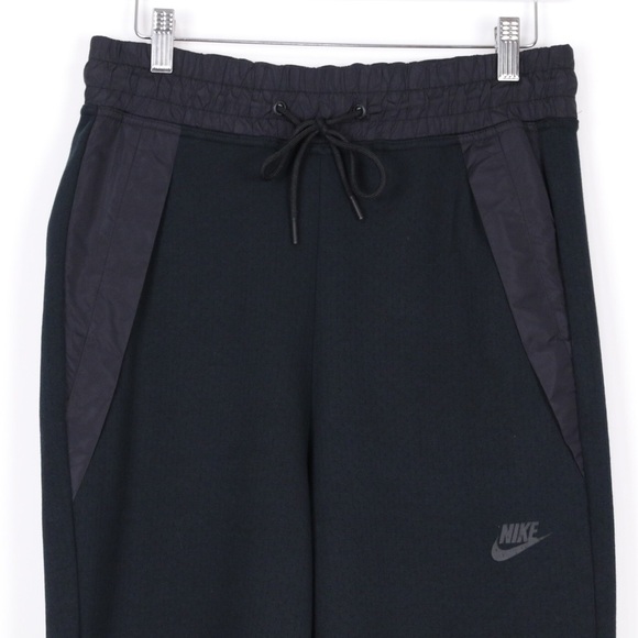 Nike Tech Fleece Cropped Pants - Picture 3 of 9